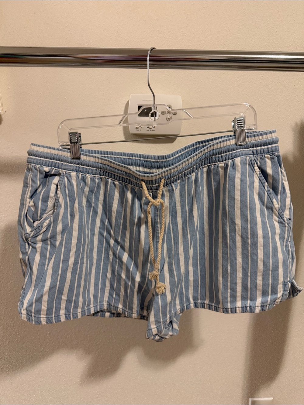 Aerie Size XL Striped Blue and White Women's Shorts